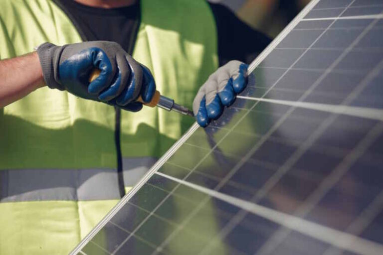 How to Become a Solar Panel Installer in the UK | WPPTS